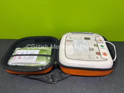 CU Medical Systems Inc iPAD Intelligent Public Access Defibrillator with 1 x LiMnO2 Battery in Carry Case (No Power, Suspected Flat Battery) *SN G1M33R0078*