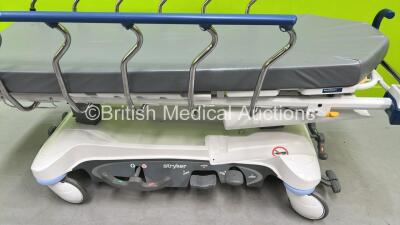 Stryker 1105 Prime Series Hydraulic Patient Trolley with Mattress (Hydraulics Tested Working) *S/N 1611 036929* - 5