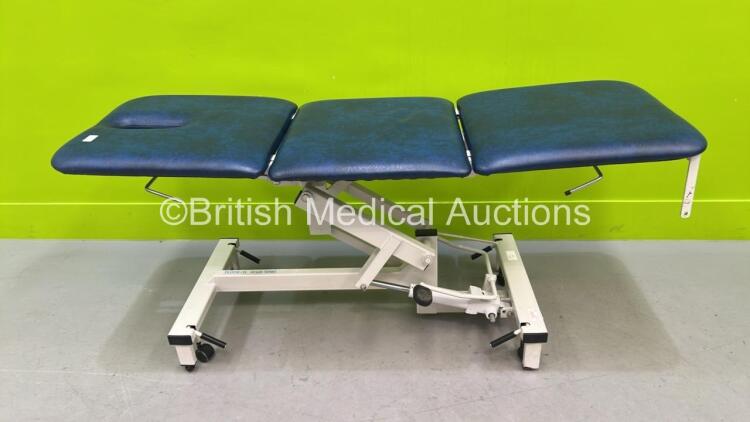 Plinth Co Hydraulic Patient Examination Couch (Hydraulics Tested Working) *S/N FS024476*