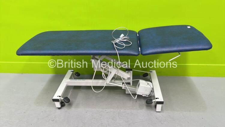 Plinth 2000 Electric Patient Couch with Controller (Powers Up) *S/N 502EM1308881*