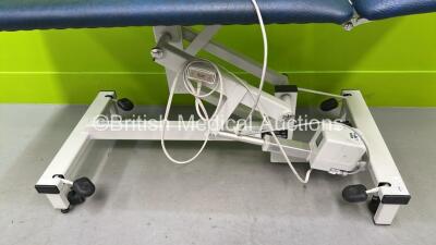 Plinth 2000 Electric Patient Couch with Controller (Powers Up) *S/N 502EM1308881* - 2