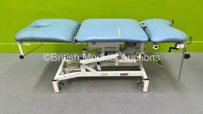 Medi-Plinth Electric Patient Examination Couch with Controller (Powers Up) *S/N 8718*