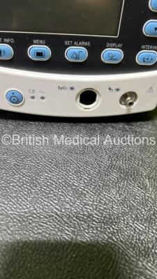 1 x Mindray VS-800 Vital Signs Monitor (No Power - Damaged SPO2 Port and Missing Light Cover), 1 x Alaris Signature Edition Gold Infusion Pump, 2 x Alaris SE Infusion Pumps (All Power Up with Malfunctions) and 1 x Philips Porta-Neb Nebulizer (Powers Up) * - 5