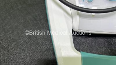 Verathon BVI 9400 Bladder Scanner (Powers Up with Cracks in Casing - See Photos) with 1 x Transducer and 1 x Li-Ion Battery - 8