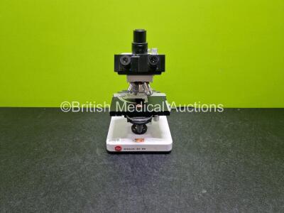 Leitz Dialux 22EB Benchtop Microscope (Powers Up) with 2 x 10 x Eyepieces and 4 x Optics Including 1 x PL 4/0.14, 1 x PL Fluotar 10/0.30, 1 x NPL 25/0.55 and 1 x NPL Fluotar 40/0.70 *AN 14797* 13/5