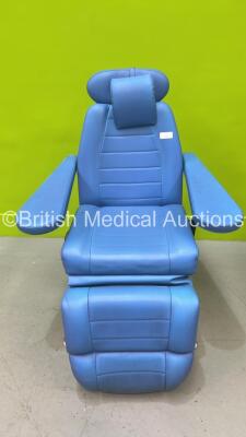 Cosmoderm D3S Electric Therapy Chair with Controller - Damage to Cable (Powers Up)