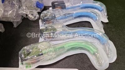 Mixed Lot Including 40 x Smiths Medical Single Patient Use Pump Pouch Ref 21-2170-64, 10 x Smiths Medical Single Use Pump Pouch Ref 21-2171-25, 13 x Airtraq Avant Guided Video Intubation Ref A-521 Small *All Expired*, 3 x Airtraq Avant Guided Video Intuba - 7