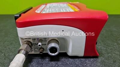 Smiths Medical ParaPAC Plus 310 Transport Ventilator MR Conditional *Mfd 2016* (Cracked Case - See Photos) with 1 x Hose and 1 x Lithium Battery *SN 1605147* - 6