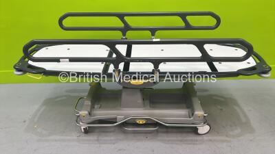 Anetic Aid QA3 Hydraulic Patient Trolley with Mattress (Hydraulics Tested Working) *6144*