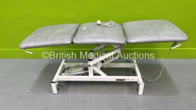 Medi Plinth 3-Way Electric Patient Couch with Controller (Powers Up) *68207*