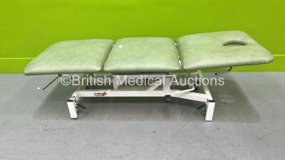 Medi Plinth 3-Way Hydraulic Patient Couch (Hydraulics Not Working) *04852*