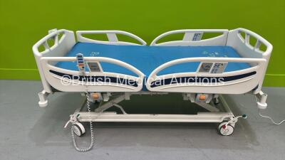 Stryker Ref 7100 Hospital Bed with Controllers (Powers Up with No Movement) *198100008500034*