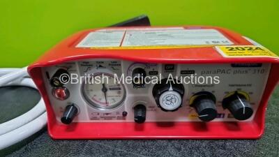 Smiths Medical ParaPAC Plus 310 Transport Ventilator MR Conditional *Mfd - 2018* with 1 x Hose and 1 x Li-Ion Battery *SN 1801253* - 2