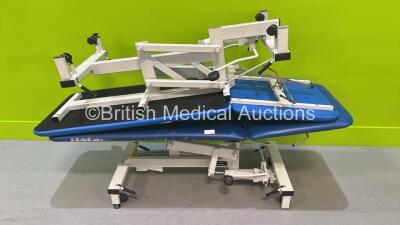 2 x Plinth Hydraulic Patient Couches (Both Tested Working) *502HC1902476 / 502HX3998403*