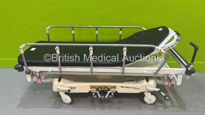 Huntleigh Lifeguard Hydraulic Patient Trolley with Mattress (Hydraulics Tested Working) *S/N 371707*