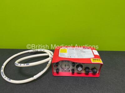 Smiths Medical ParaPAC Plus 310 Transport Ventilator MR Conditional (Small Cracks in Casing - See Photos) with 1 x Hose and 1 x Lithium Battery *SN 1910037*