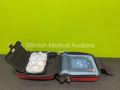 Philips Heartstart FRx Defibrillator (Powers Up) with 1 x Ref M5070A Li-ion Battery in Case