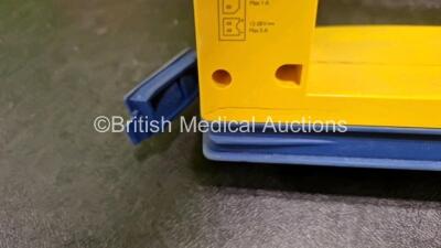 4 x Laerdal LSU Suction Units (All No Power, 2 x with Damage to Casing - See Photos) - 6