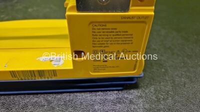 4 x Laerdal LSU Suction Units (All No Power, 2 x with Damage to Casing - See Photos) - 8