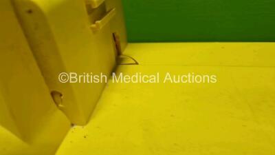 4 x Laerdal LSU Suction Units (1 x Powers Up All with Damage to Casing - See Photos) - 6