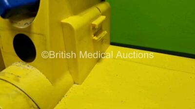 4 x Laerdal LSU Suction Units (1 x Powers Up All with Damage to Casing - See Photos) - 7