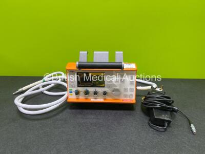 Drager Oxylog 3000 Transport Ventilator Software Version 1.24 (Powers Up) with 1 x Power Supply, 1 x Hose and 1 x Drager Rechargeable Lithium Battery *SN SRZB-0106*