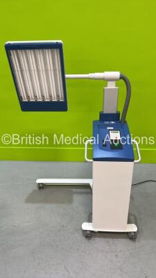 Waldmann UV 802 L Therapy Lamp on Stand (Powers Up) *S/N 80622-09*