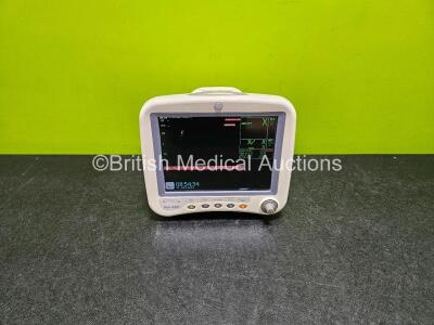 GE Dash 4000 Patient Monitor Including ECG, NBP, SpO2, BP1, BP2, Temp/CO and CO2 Options (Powers Up, Damage to Casing - See Photos) with 1 x Li-ion Battery *gl*