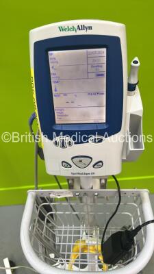 1 x Welch Allyn Spot Vital Signs LXi Patient Monitor on Stand (Powers Up) and 1 x Sim. LED 250 Mobile Examination Light (No Power) *687-2004006* - 2