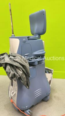 Alcon Infiniti Vision System Ref 210-0000-519 REL_03.02 with Footswitch (Powers Up) *S/N 1302732401X* **Mfd 2013** - 5