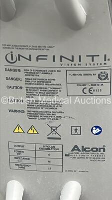 Alcon Infiniti Vision System Ref 210-0000-511 REL_02.06 with Footswitch (Powers Up) *S/N 1202969601X* **Mfd 2012** (OXF) - 8