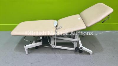 Plinth 2000 Electric 3-Way Patient Couch with Controller (Powers Up with Limited Movement) *93CTBG32140204A*