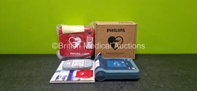 Philips Heartstart FRx Defibrillator (Powers Up) with 1 x Smart Pads II *Expiry Date 2025*, 1 x Battery Ref M5070A LiMnO2 *Install Before 2028* and 1 x Carry Case *All Like New - Excellent Condition*