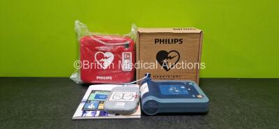 Philips Heartstart FRx Defibrillator (Powers Up) with 1 x Smart Pads II *Expiry Date 2025*, 1 x Battery Ref M5070A LiMnO2 *Install Before 2028* and 1 x Carry Case *All Like New - Excellent Condition*