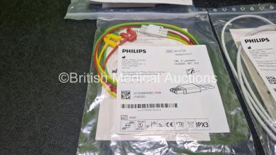 Philips Heartstart Intrepid Defibrillator *Mfd 06-2020* in Box (Powers Up) Including ECG and Printer Options with 1 x Paddle Lead, 1 x 3 Lead ECG Lead, 1 x Li-ion Rechargeable Battery, 1 x Power Cord, 8 x Philips Heartstart Pads *All Expired* and User Man - 8