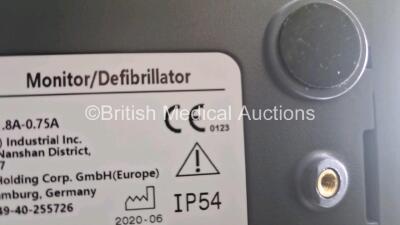 Philips Heartstart Intrepid Defibrillator *Mfd 06-2020* in Box (Powers Up) Including ECG and Printer Options with 1 x Paddle Lead, 1 x 3 Lead ECG Lead, 1 x Li-ion Rechargeable Battery, 1 x Power Cord, 8 x Philips Heartstart Pads *All Expired* and User Man - 18