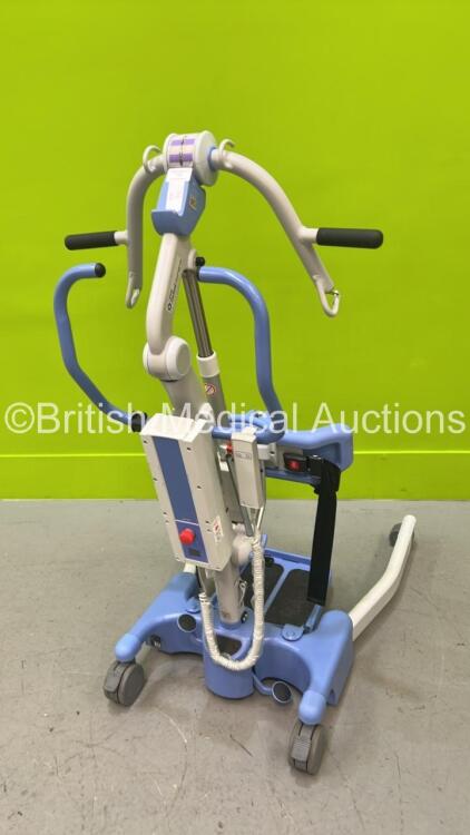 Joerns Oxford Journey 155 Electric Patient Hoist with Controller and Battery (Powers Up in Good Condition)