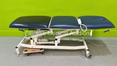 Sidhil Electric 3-Way Patient Couch with Controller (Powers Up - 2 x Missing Wheels)