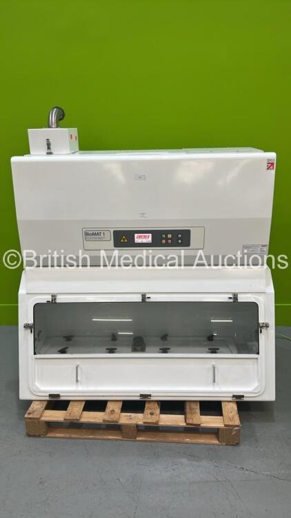 CAS BioMat 1 Class 1 Microbiological Safety Cabinet (Powers Up)