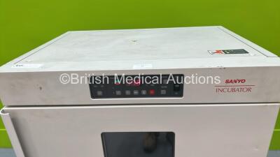 Sanyo MIR-153 Incubator (Powers Up) - 2