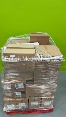 Pallet of Mixed Consumables Including Ambu Ultraseal Face Masks, B-Braun SpaceLine SafeSets and Lantor Formflex Natural Padding Bandages (Majority Out of Date) *RAK* - 2