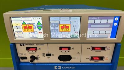 Covidien ForceTriad Electrosurgical / Diathermy Unit Version 4.00 on Stand (Powers Up) *GH* - 2