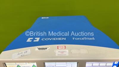 Covidien ForceTriad Electrosurgical / Diathermy Unit Version 4.00 on Stand (Powers Up) *GH* - 3