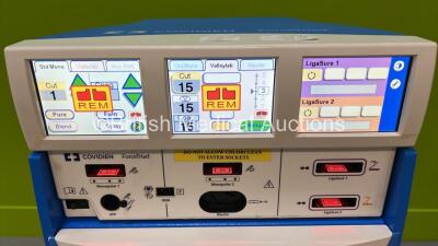 Covidien ForceTriad Electrosurgical / Diathermy Unit Version 4.00 on Stand (Powers Up) *GH* - 2