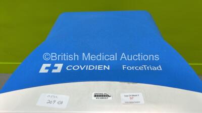 Covidien ForceTriad Electrosurgical / Diathermy Unit Version 4.00 on Stand (Powers Up) *GH* - 3