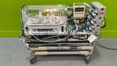 Air-Shields TI500 Transport Incubator with 4 x Alaris GH Syringe Pumps, 1 x ProPaq encore Monitor and 1 x Pneupac babyPAC 100 Ventilator (All Power Up) *WV01470*