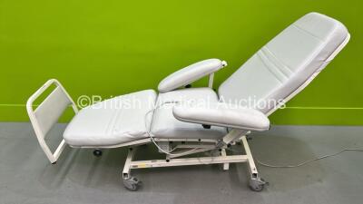 1 x Digiterm Comfort-4 eco Electric Therapy Chair with Controller (Powers Up)