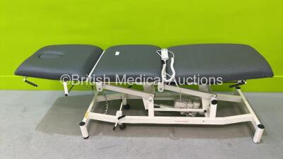 Sidhil 3 Section Electric Patient Couch with Controller (Powers Up) 10051311*