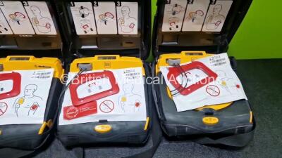 4 x Physio Control Lifepak CR Plus Defibrillators (All Power Up) in Case with 4 x Li/SO2CI2 Batteries - 2