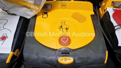 4 x Physio Control Lifepak CR Plus Defibrillators (All Power Up) in Case with 4 x Li/SO2CI2 Batteries - 5